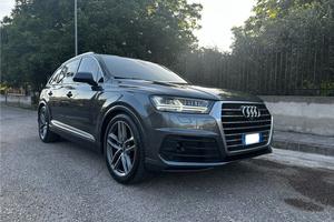 Audi q7 s line 7 posti perfetta!