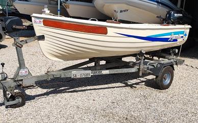 BARCA COMPETA DI MOTORE E CARRELLO