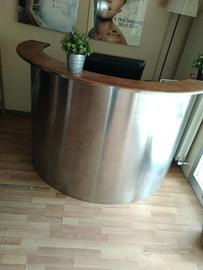 bancone ricezione clienti