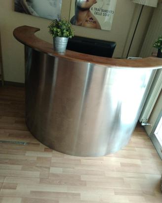 bancone ricezione clienti