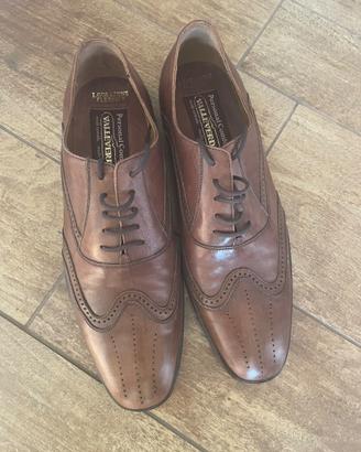 Scarpe con lacci
