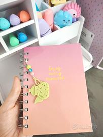 ciondolo decorativo per planner, quaderni o borse 