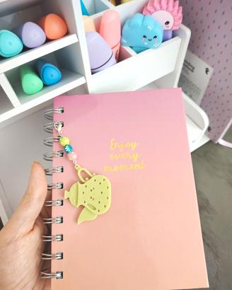 ciondolo decorativo per planner, quaderni o borse 