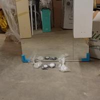 Specchio bagno con piccolo pensile