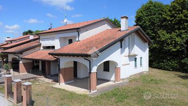 BIFAMILIARE A PIOMBINO DESE