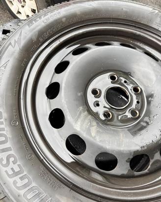 Cerchi in ferro e gomme 215/60 R16