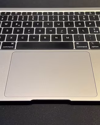 MacBook Air M1 senza schermo