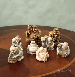 Lotto 8 miniature Netsuke orientali portafortuna 