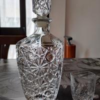 Porta whisky in vetro lavorato con 6 bicchierini