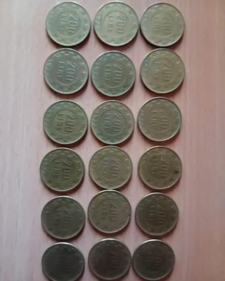 18 monete da 200 lire del 1977 +500 lire arg.ecc.