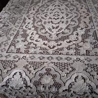 Copriletto cucito a mano ad uncinetto