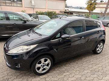 Ford Fiesta 1.4 5 porte Bz.- GPL Titanium*NEOPATEN