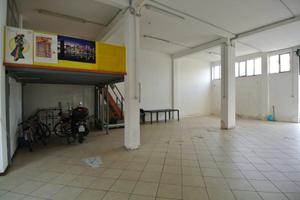 LOCALE DEPOSITO ZONA MARE