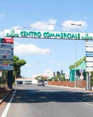 Attività / Licenza di 200 m² a Formello