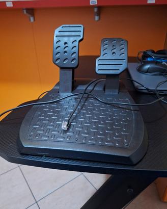 volante e pedali ferrari