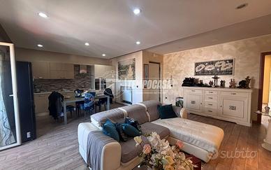 4 VANI + 2ACC. - POSTO AUTO