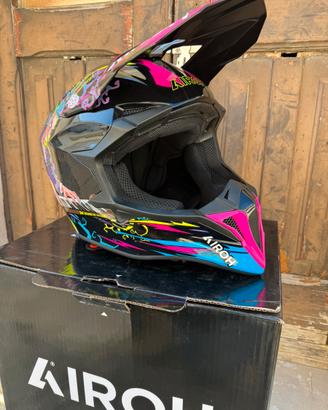 Casco airoh da cross nuovo