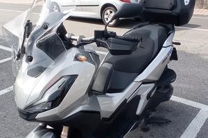 Moto Honda ADV 350