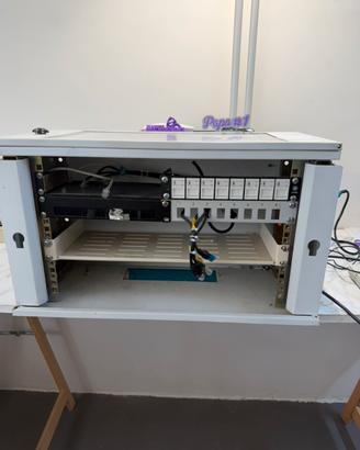 Armadio rack intellinet + switch 3com