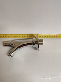 Rubinetto a pulsante