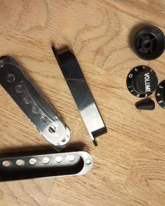 Set plastiche pickup chitarra