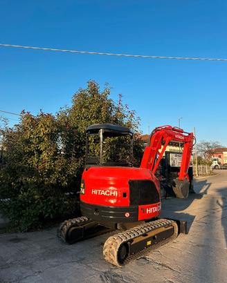 E214 ESCAVATORE HITACHI 35 Q