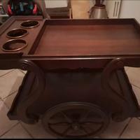 Carrello/tavolino in legno con porta bottiglie