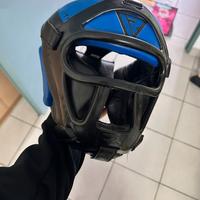 Casco protettivo per sport di combattimento