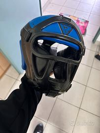 Casco protettivo per sport di combattimento