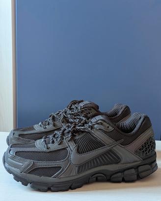 Nike zoom vomero 5 nere da uomo taglia 42 nuove