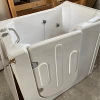 Vasca idromassaggio per disabili