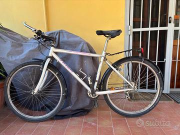 Mountain bike con para fanghi  e  per città
