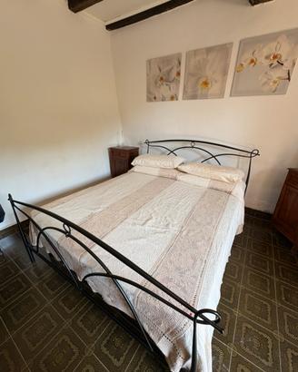 Letto matrimoniale laccato nero