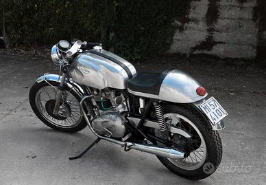 TRIUMPH T140 v bonneville 750 Cafè Race