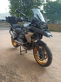 bmw GS 1250 triple black
