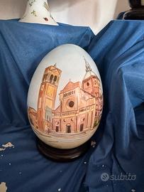 Uovo in porcellana, dipinto a mano