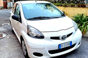 Toyota Aygo Connect 1.0 68 cv 2011