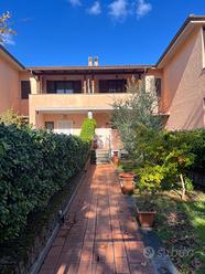 VILLA A SCHIERA A CIVITA CASTELLANA