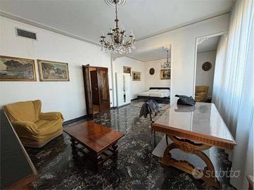 Appartamento di 120 m² con 5 locali a Firenze