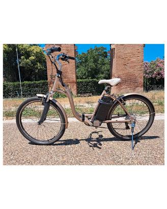 Bici elettrica Marca LUMINA