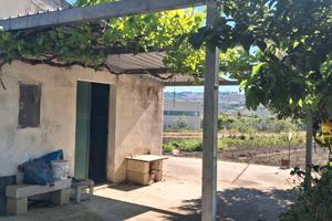 Terreno di 3000 m. quadrati con fabbricato di 20 m