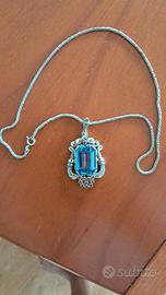Collana stile Art Deco'.