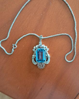 Collana stile Art Deco'.