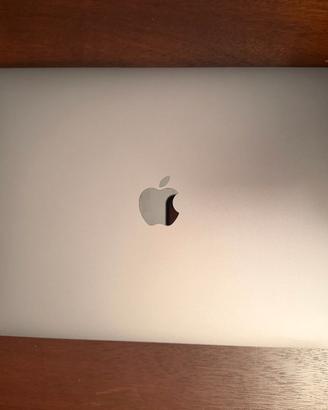 MACBOOK PRO M1
