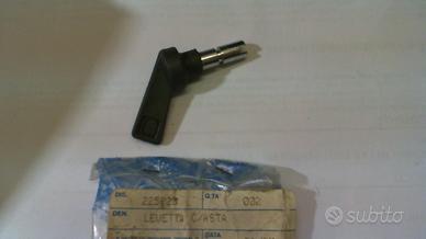 LEVETTA ASTA RUBINETTO CARBURANTE VESPA PK 50 PIAG