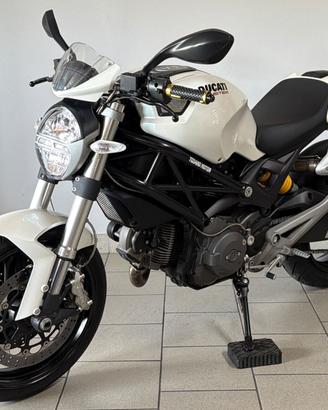 Ducati Monster 696