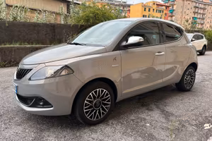 Lancia Ypsilon 1.0 hybrid Alberta Ferretti