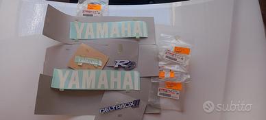 Adesivi moto Yamaha R6 anno 1999/00/01