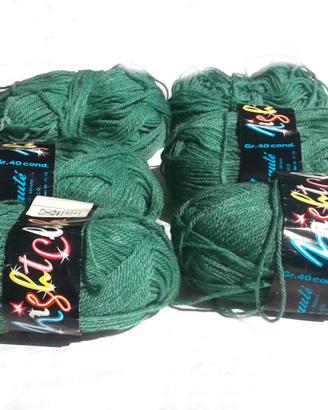Gomitoli lana acrilico 100% 40 gr