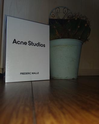 profumo acne studios × frederic malle 